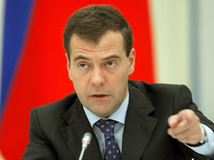Медведев поздравил 